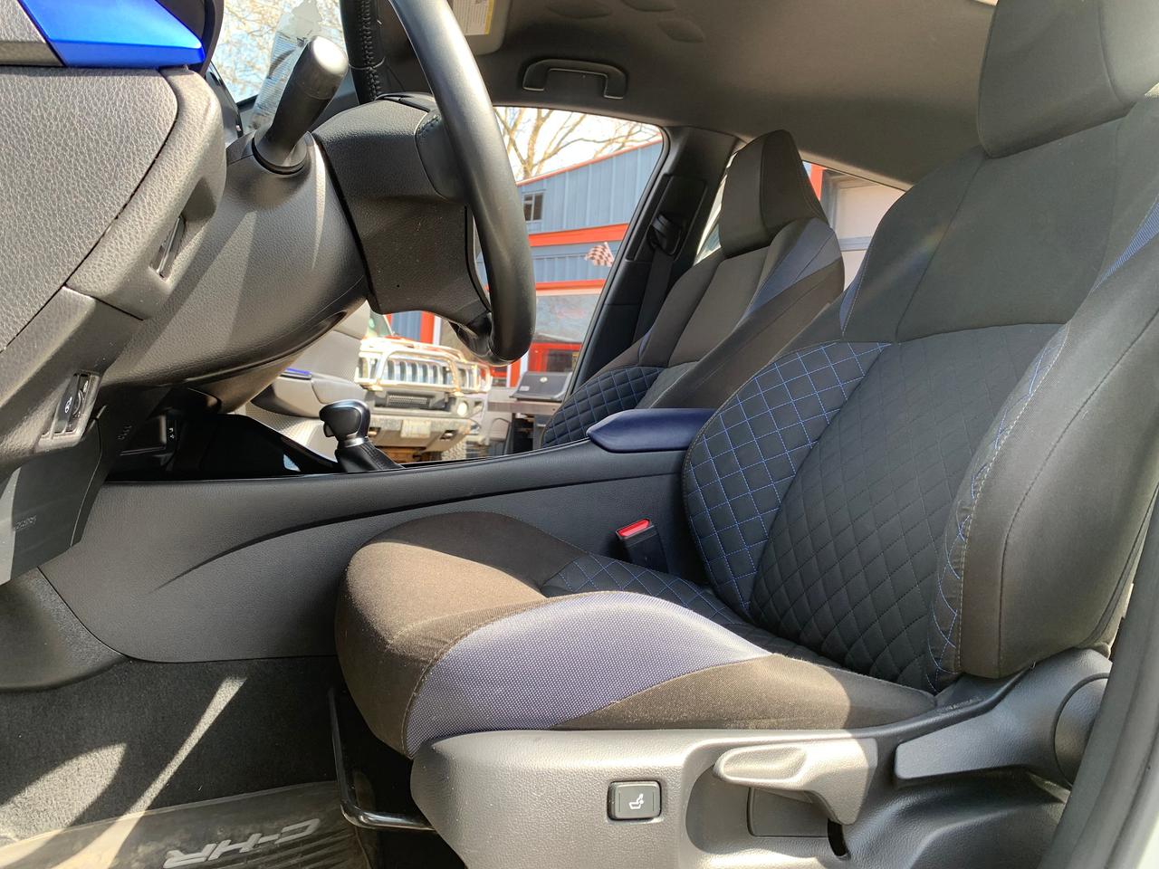 2020 Toyota C-HR XLE Premium Photo