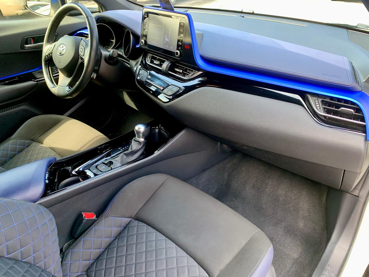 2020 Toyota C-HR XLE Premium Photo