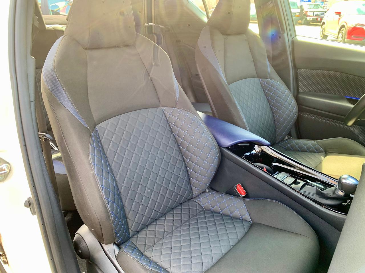 2020 Toyota C-HR XLE Premium Photo