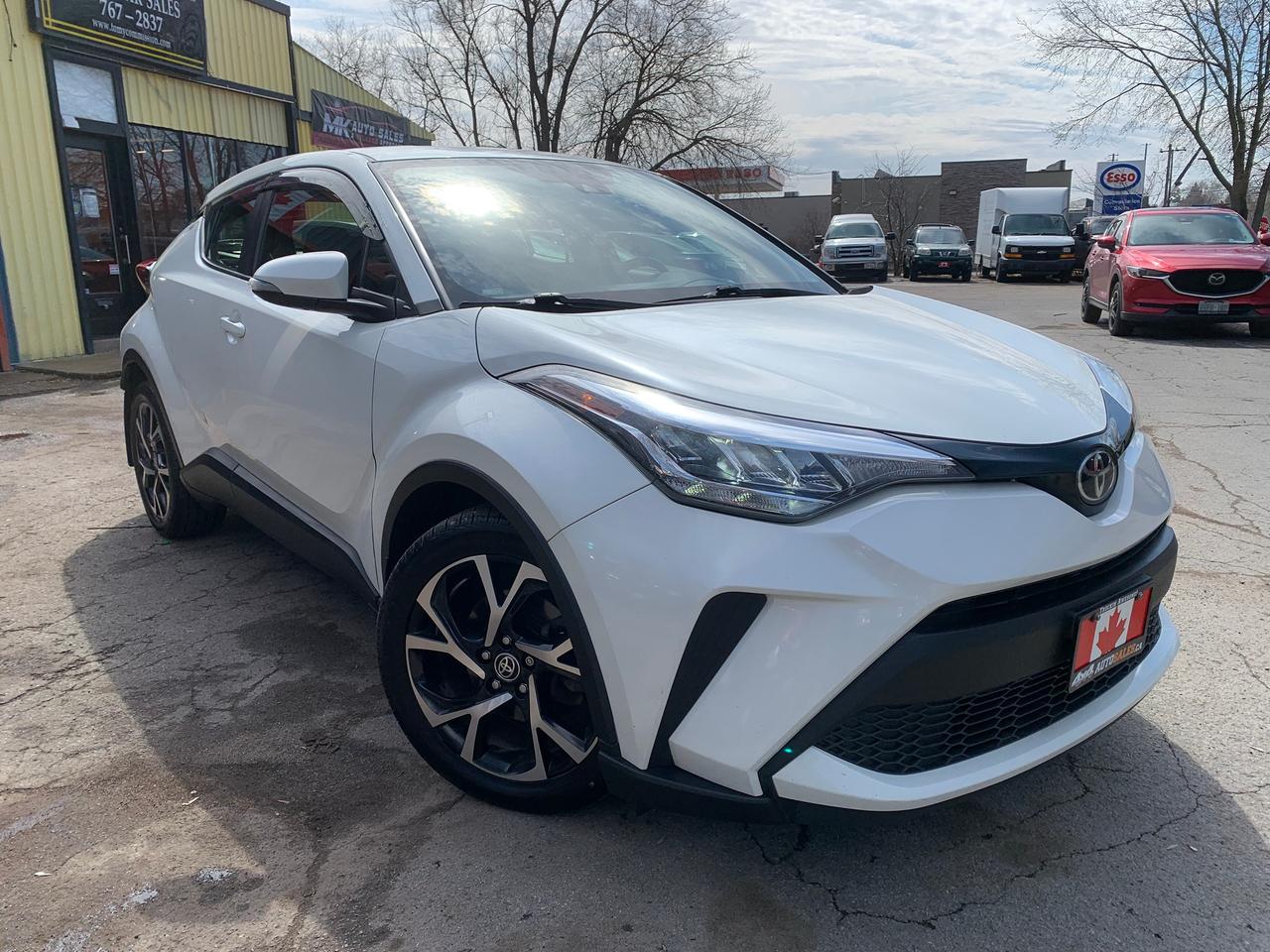 2020 Toyota C-HR XLE Premium Photo