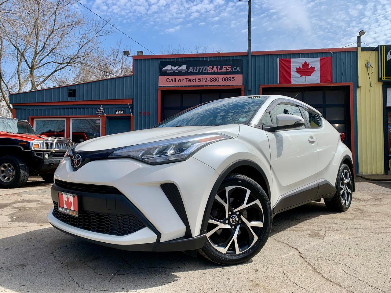 2020 Toyota C-HR XLE Premium Photo