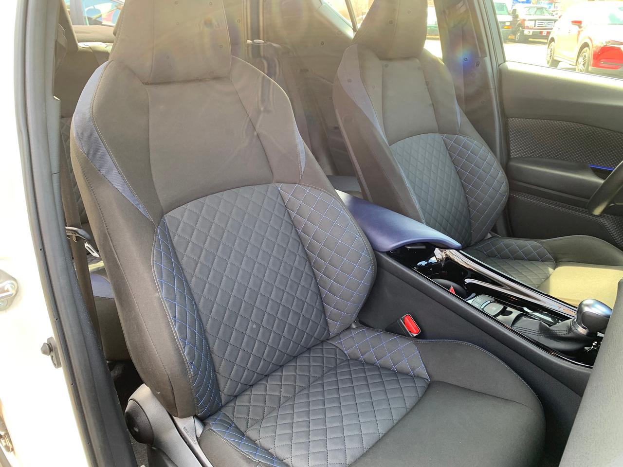 2020 Toyota C-HR XLE Premium Photo