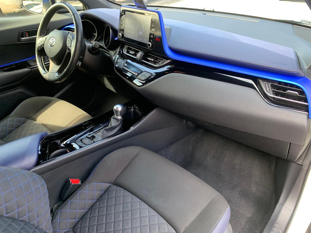 2020 Toyota C-HR XLE Premium Photo