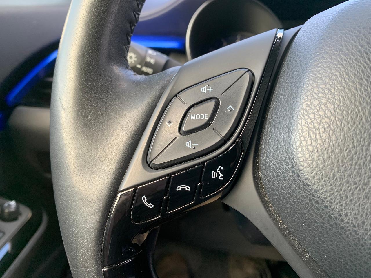 2020 Toyota C-HR XLE Premium Photo