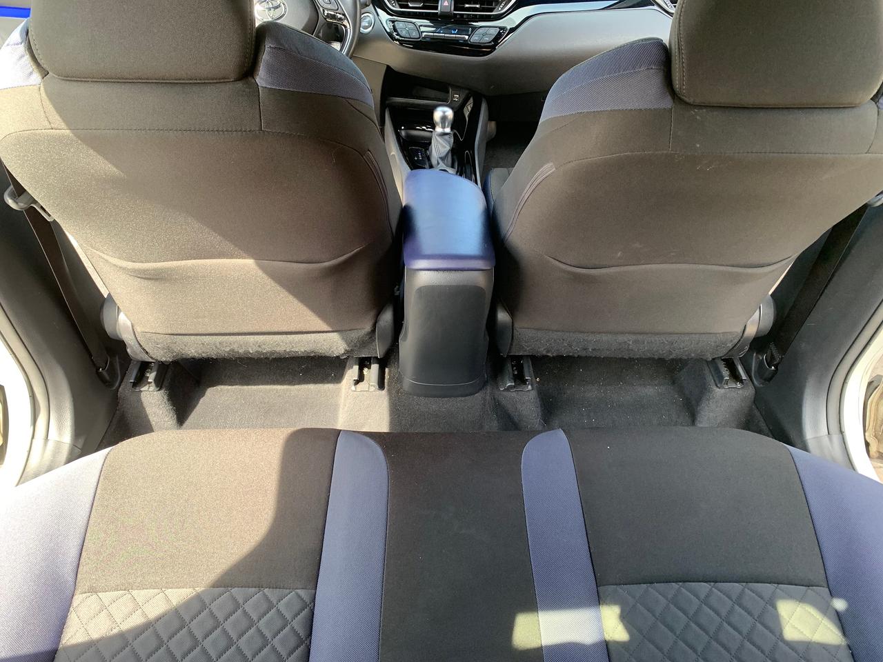 2020 Toyota C-HR XLE Premium Photo