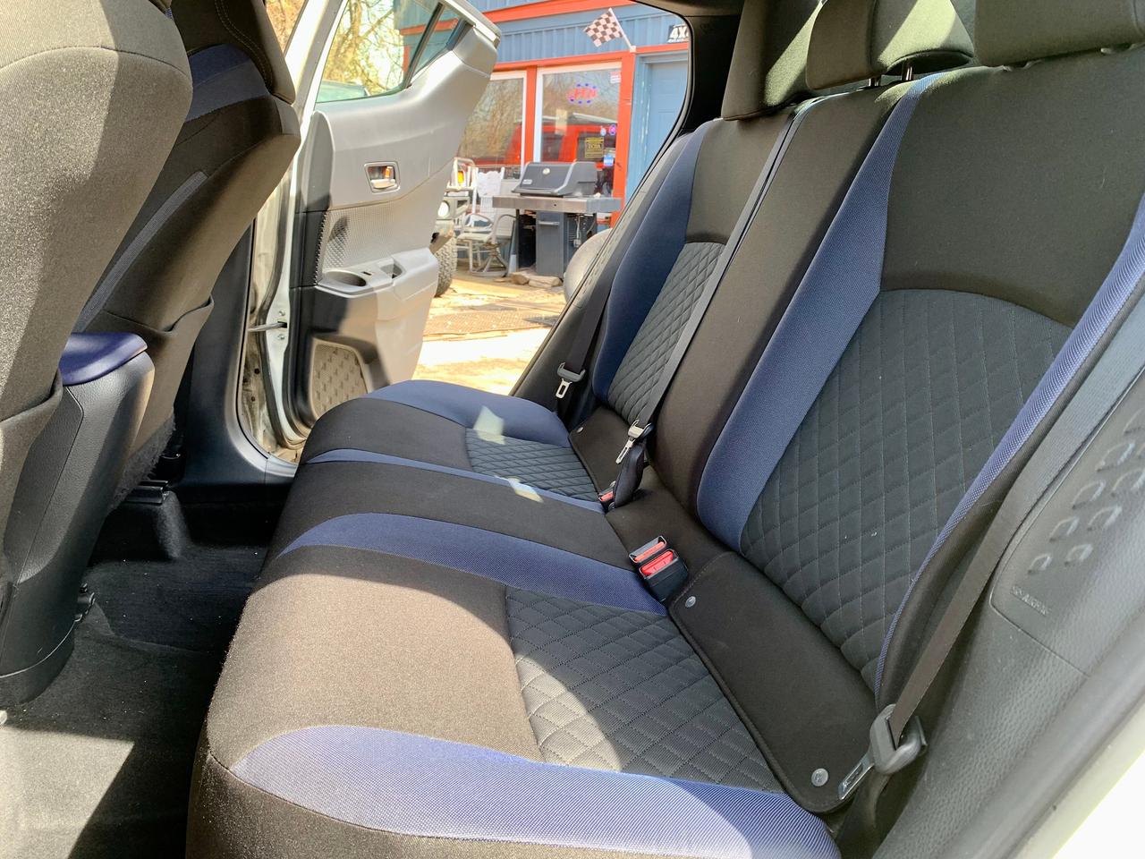 2020 Toyota C-HR XLE Premium Photo