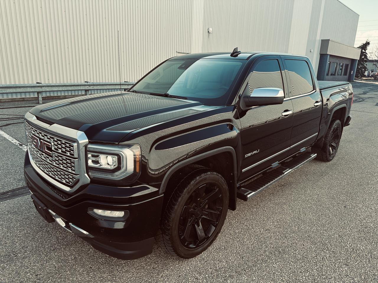 2016 GMC Sierra 1500 4WD Crew Cab  Denali Ultimate 6.2 L In Black Photo3