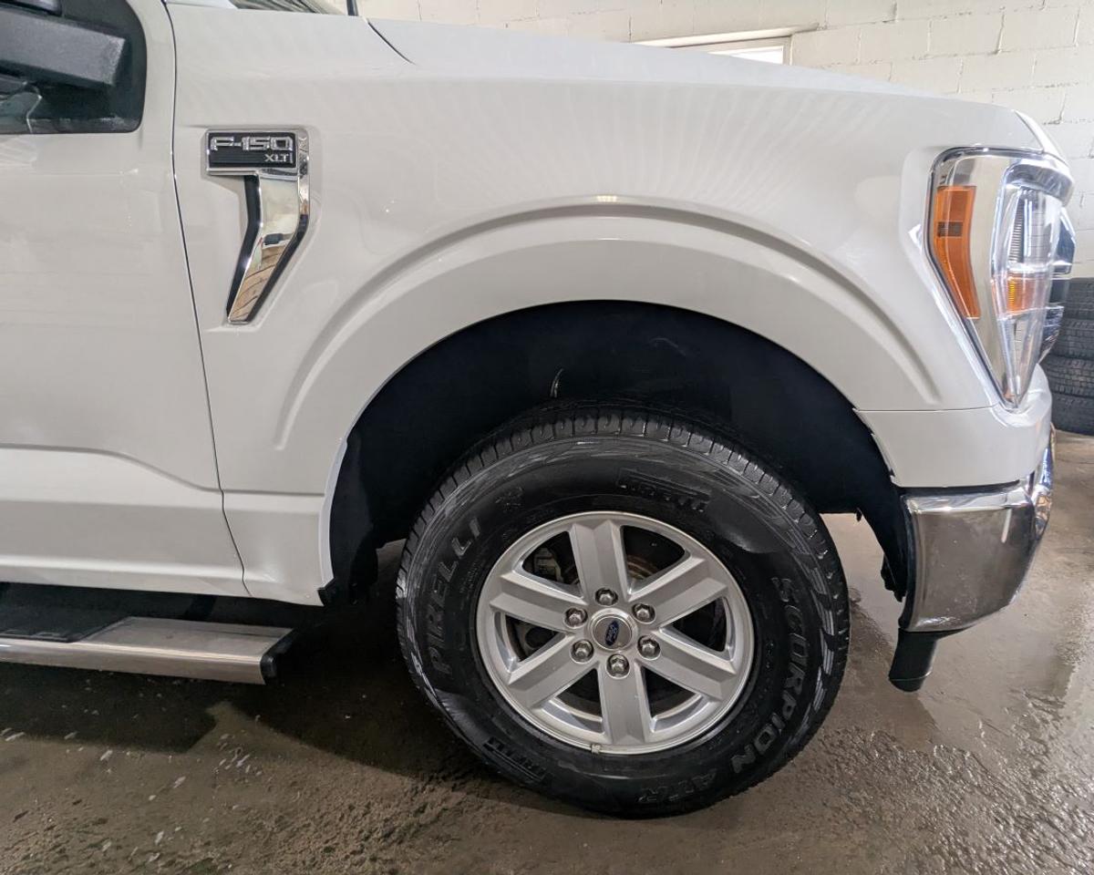 2022 Ford F-150 XLT SUPERCREW 4X4 WITH NAVIGATION!! Photo