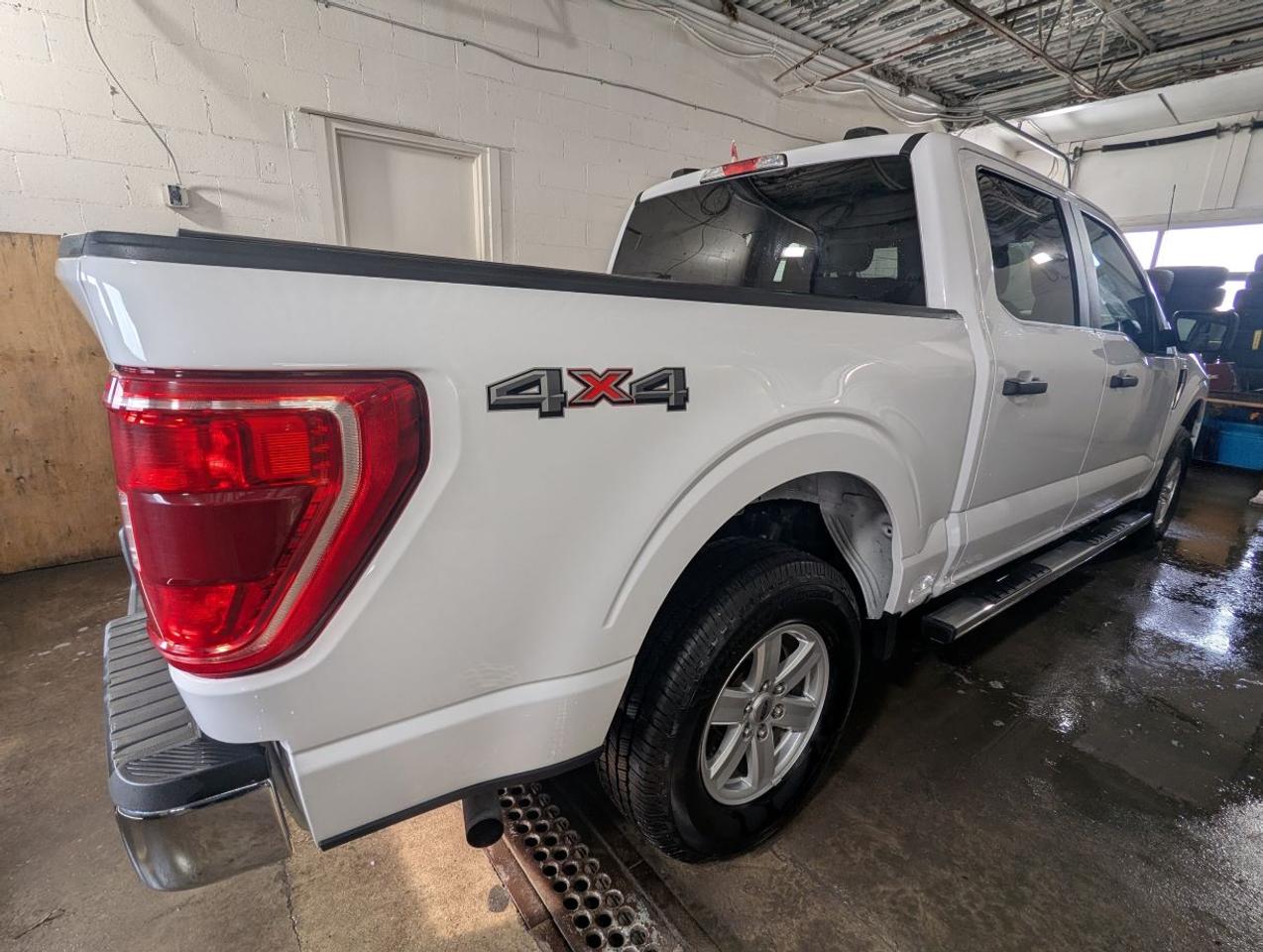 2022 Ford F-150 XLT SUPERCREW 4X4 WITH NAVIGATION!! Photo