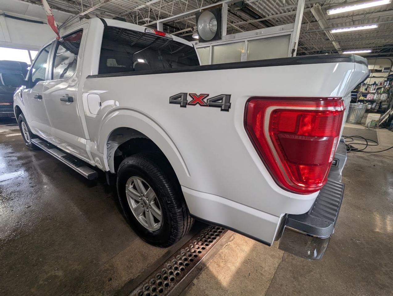 2022 Ford F-150 XLT SUPERCREW 4X4 WITH NAVIGATION!! Photo