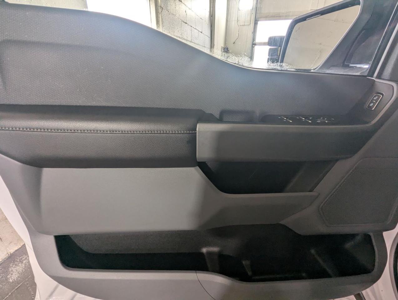 2022 Ford F-150 XLT SUPERCREW 4X4 WITH NAVIGATION!! Photo