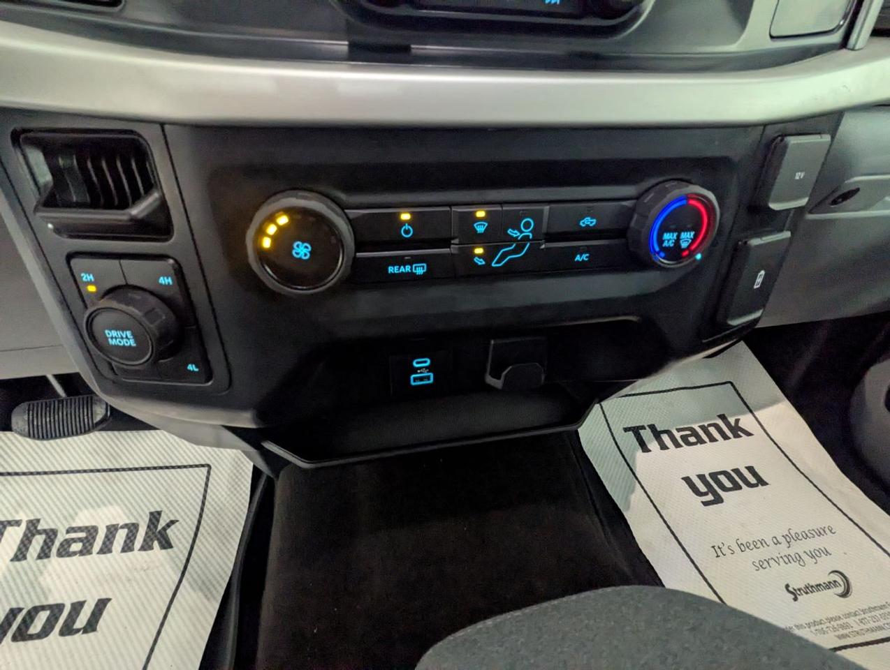 2022 Ford F-150 XLT SUPERCREW 4X4 WITH NAVIGATION!! Photo