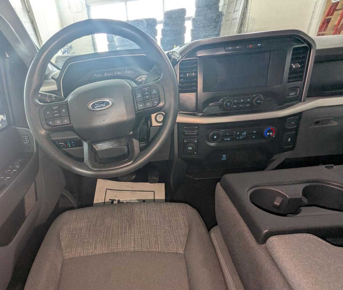 2022 Ford F-150 XLT SUPERCREW 4X4 WITH NAVIGATION!! Photo