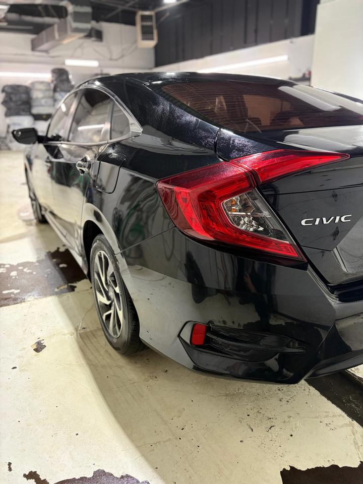 2018 Honda Civic EX Photo