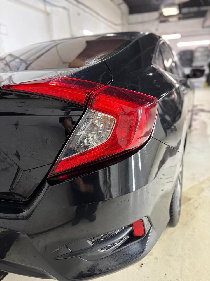 2018 Honda Civic EX Photo2