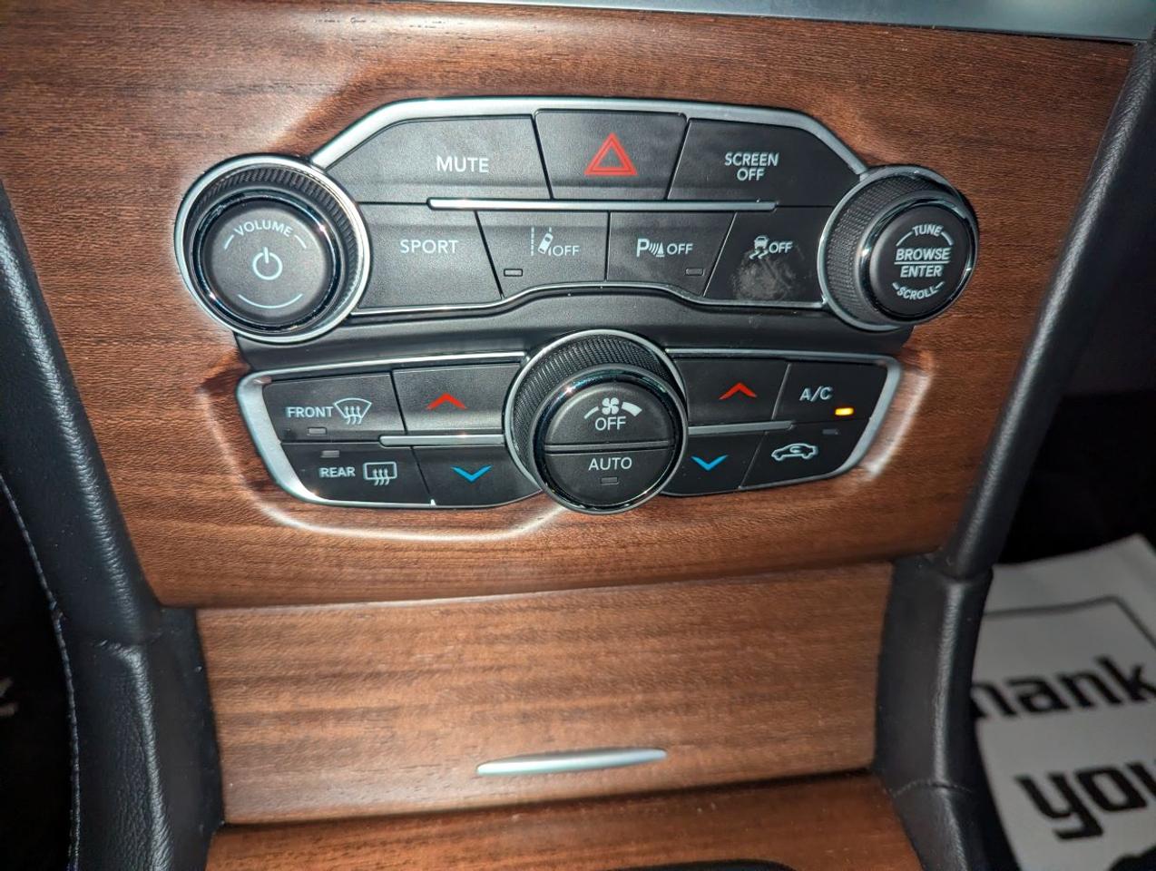 2019 Chrysler 300 300C PLATINUM EDITION WITH 5.7L V8 HEMI!! Photo