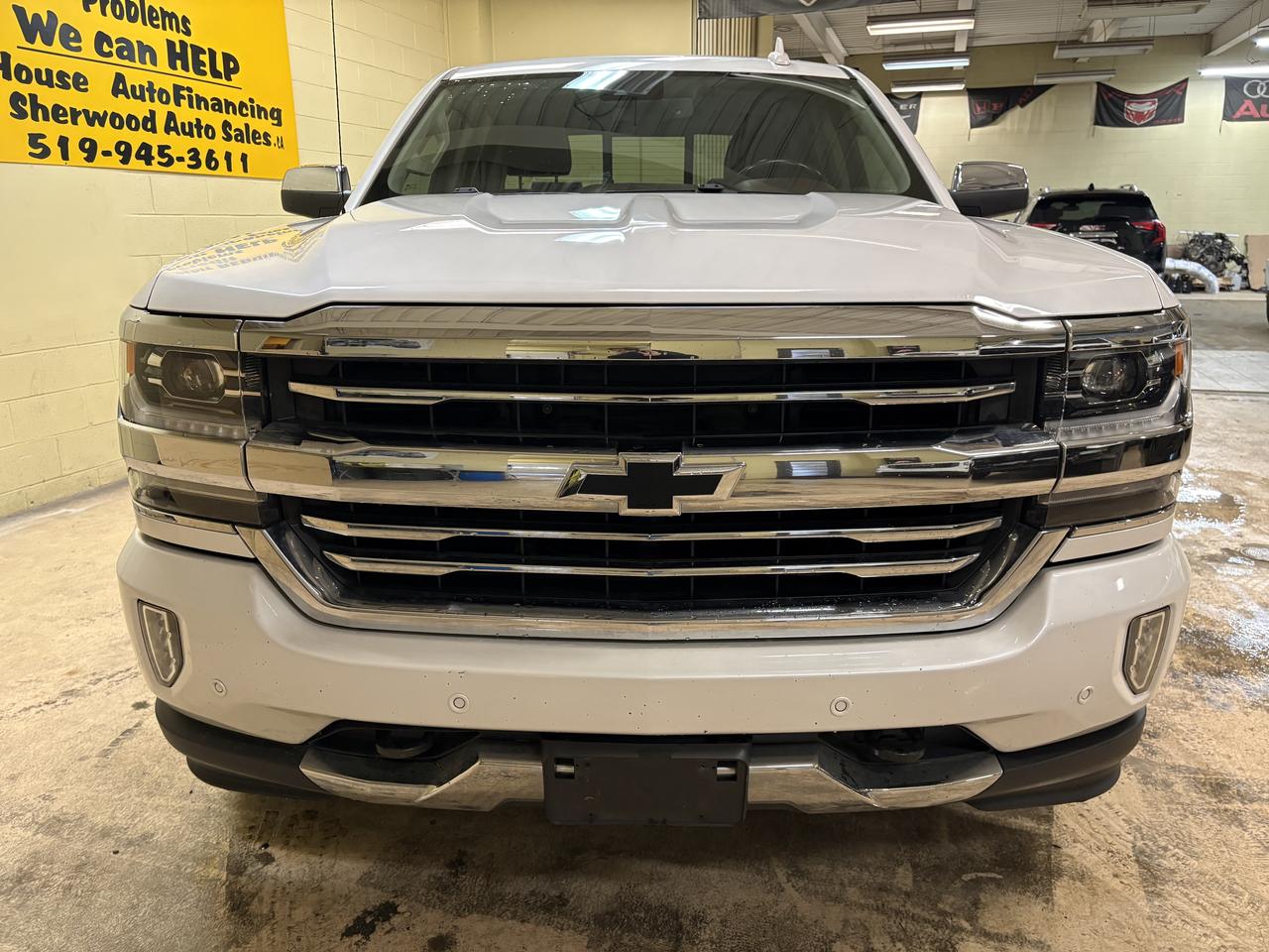 2017 Chevrolet Silverado 1500 High Country Photo3