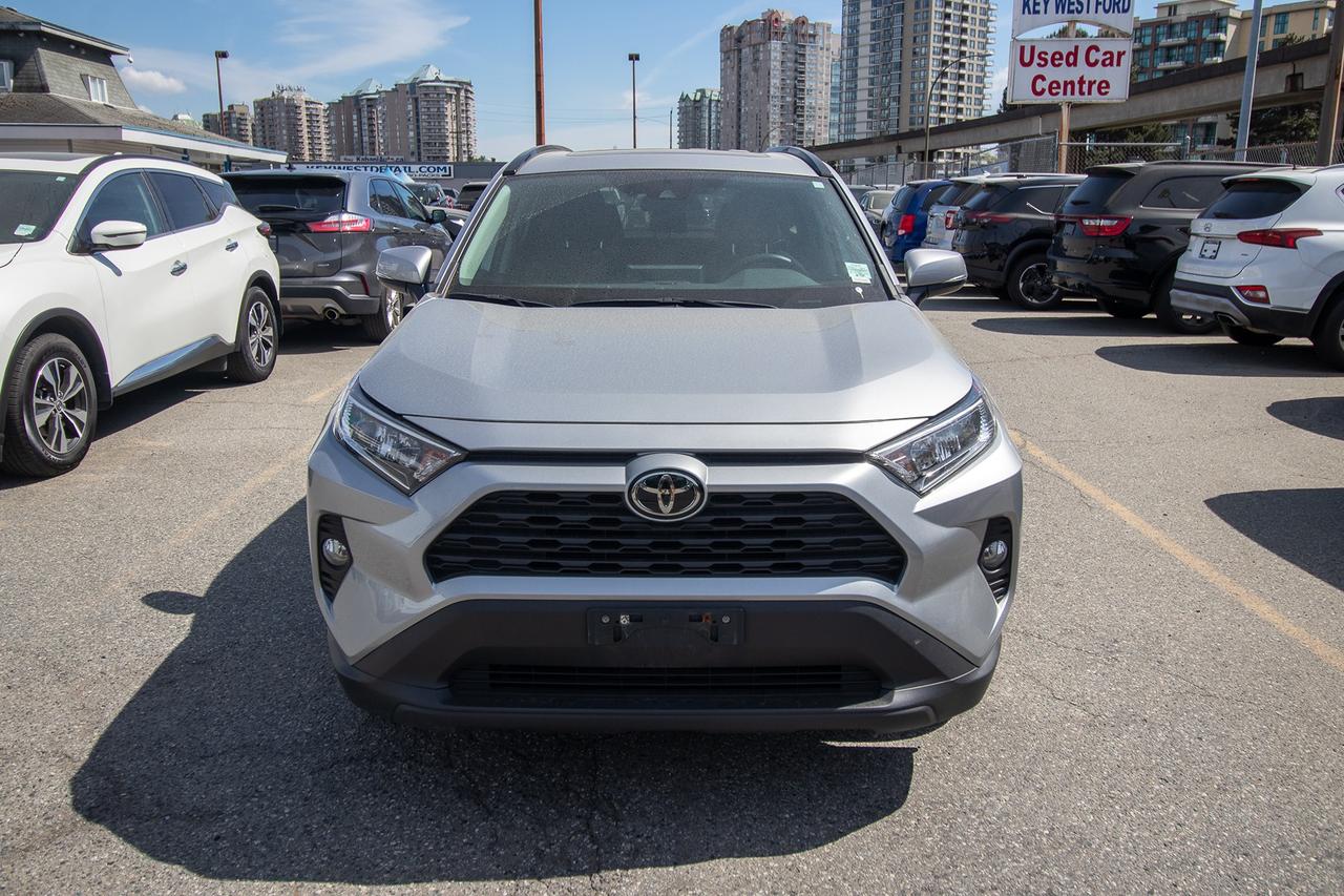 2021 Toyota RAV4 XLE AWD Photo2