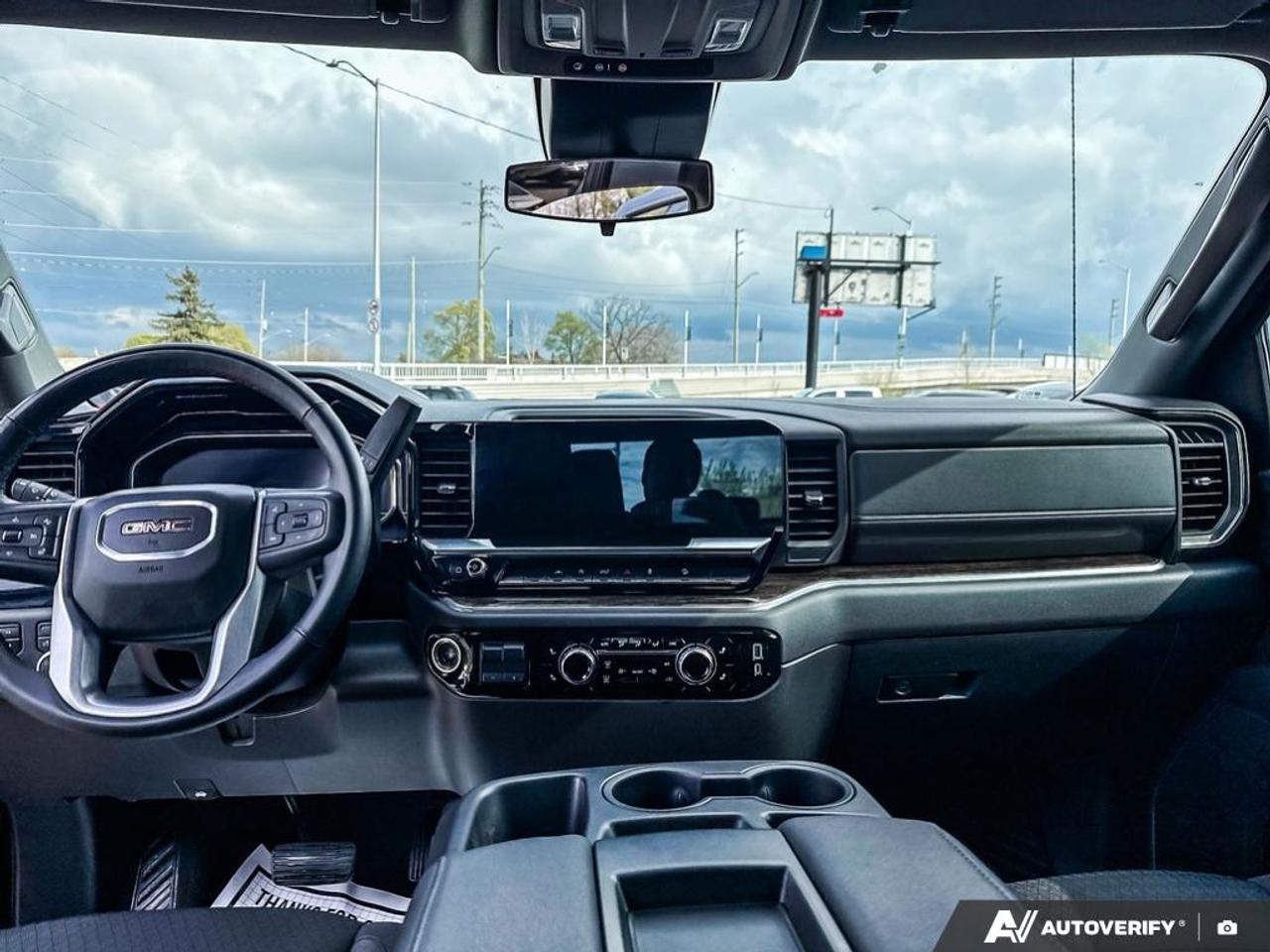 2023 GMC Sierra 1500 ELEVATION / X31 OFFROAD / 4X4 / 5.3L / CREW CAB Photo