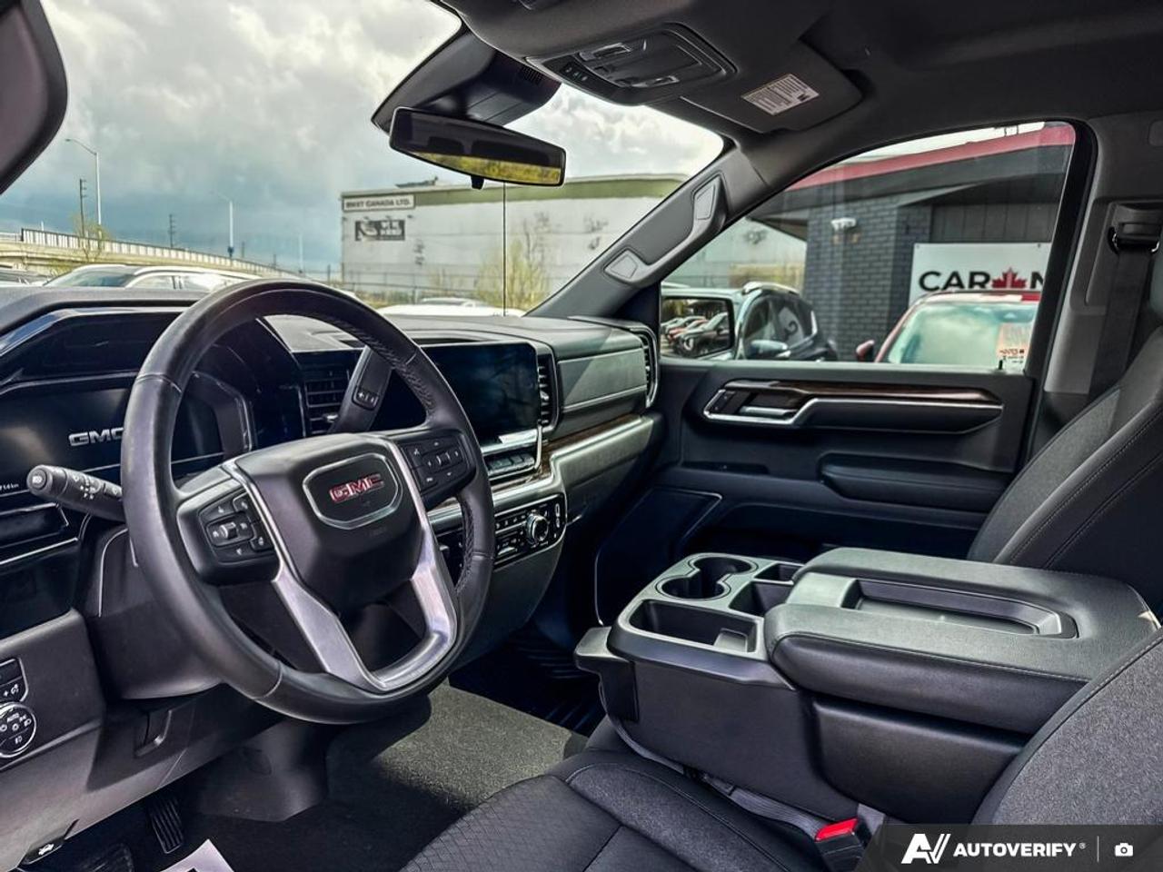 2023 GMC Sierra 1500 ELEVATION / X31 OFFROAD / 4X4 / 5.3L / CREW CAB Photo