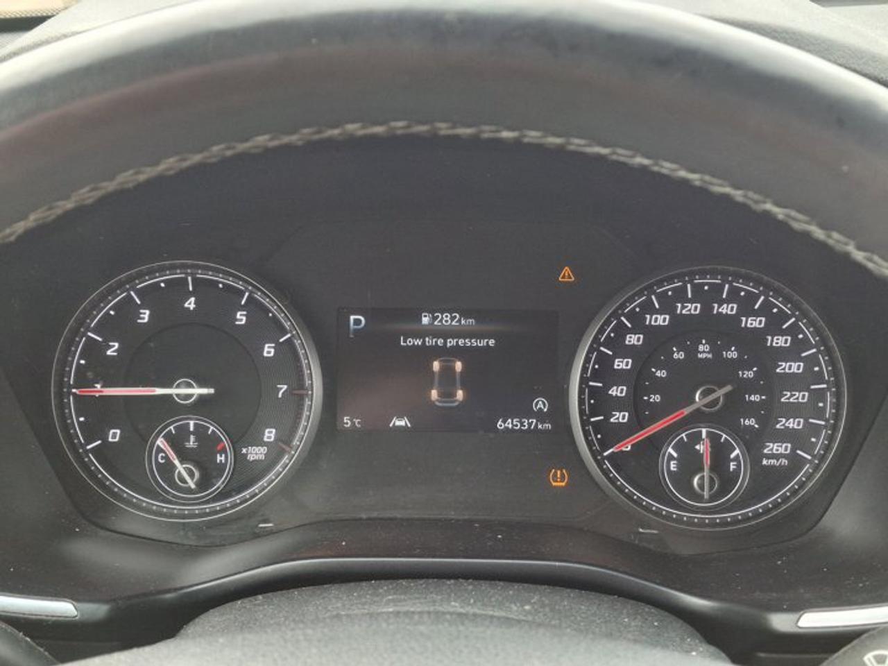 2021 Hyundai Santa Fe Preferred AWD | Heated Seats + Steering | Carplay + Android Auto | Blind Spot Monitor | and More ! Photo2