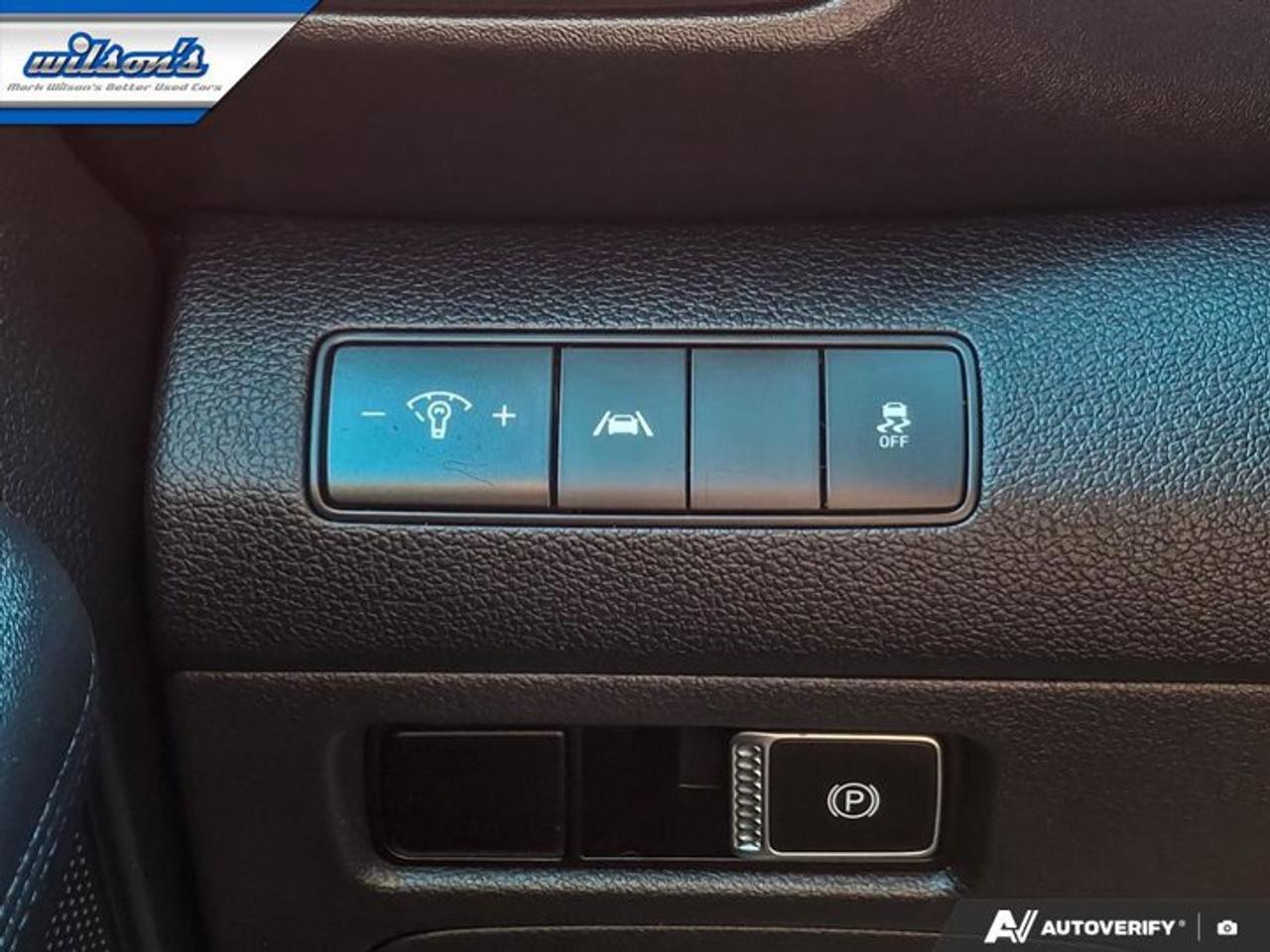 2021 Hyundai Santa Fe Preferred AWD | Heated Seats + Steering | Carplay + Android Auto | Blind Spot Monitor | and More ! Photo