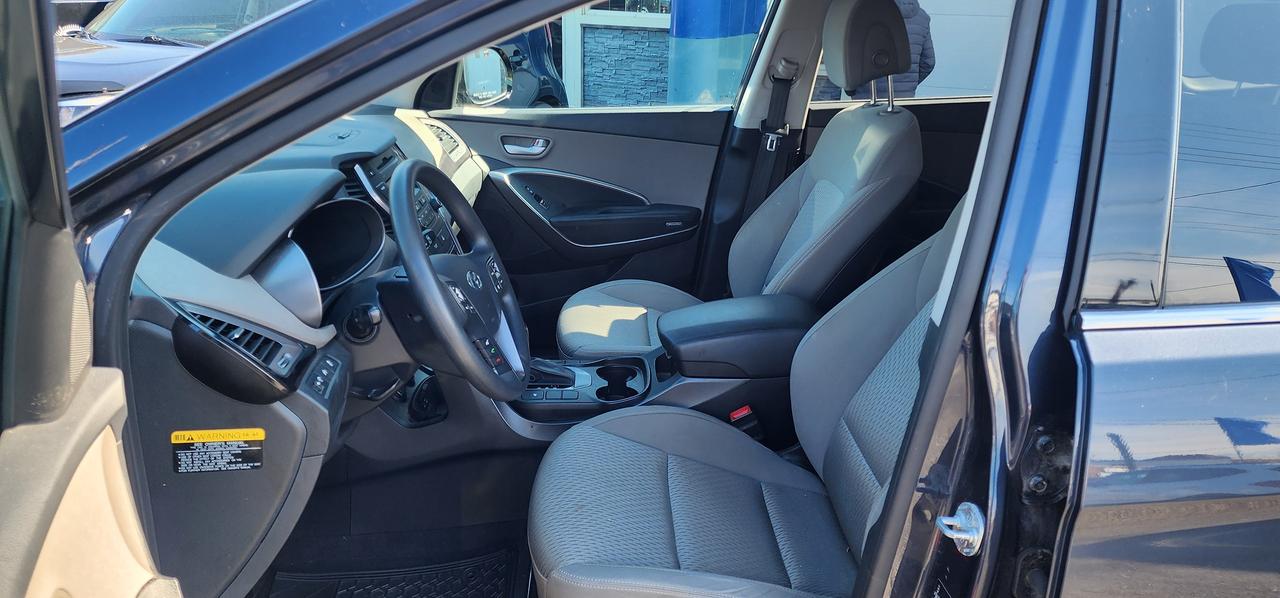 2014 Hyundai Santa Fe 7 PASS- ONE OWNER - NO ACCIDENTS - CERT Photo