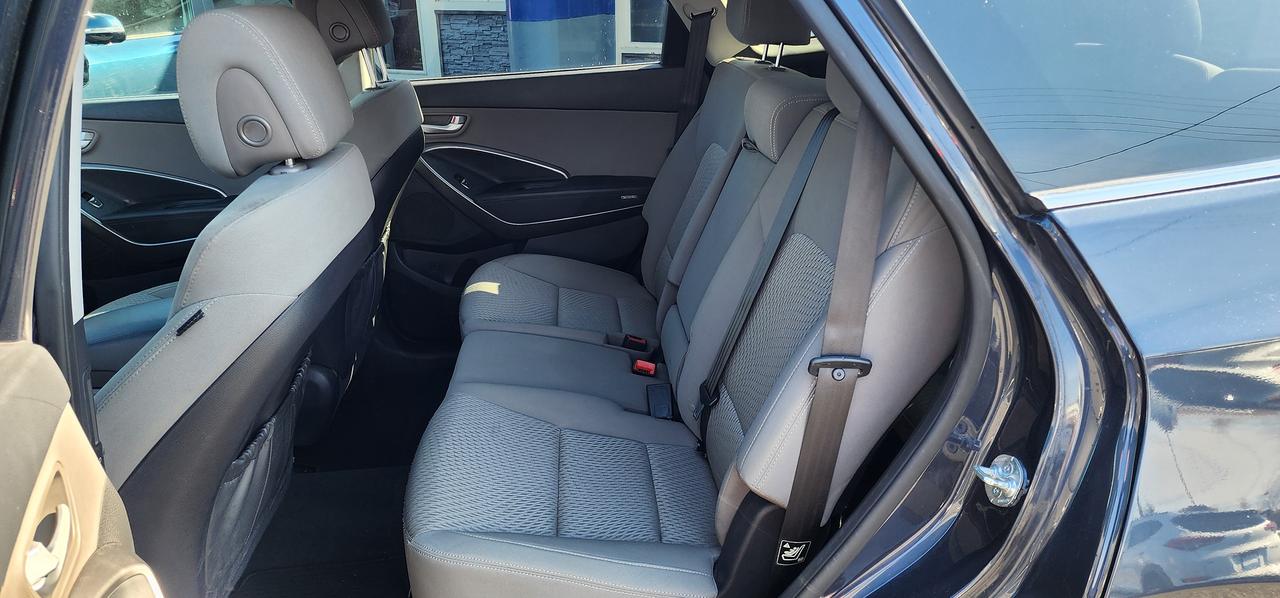 2014 Hyundai Santa Fe 7 PASS- ONE OWNER - NO ACCIDENTS - CERT Photo