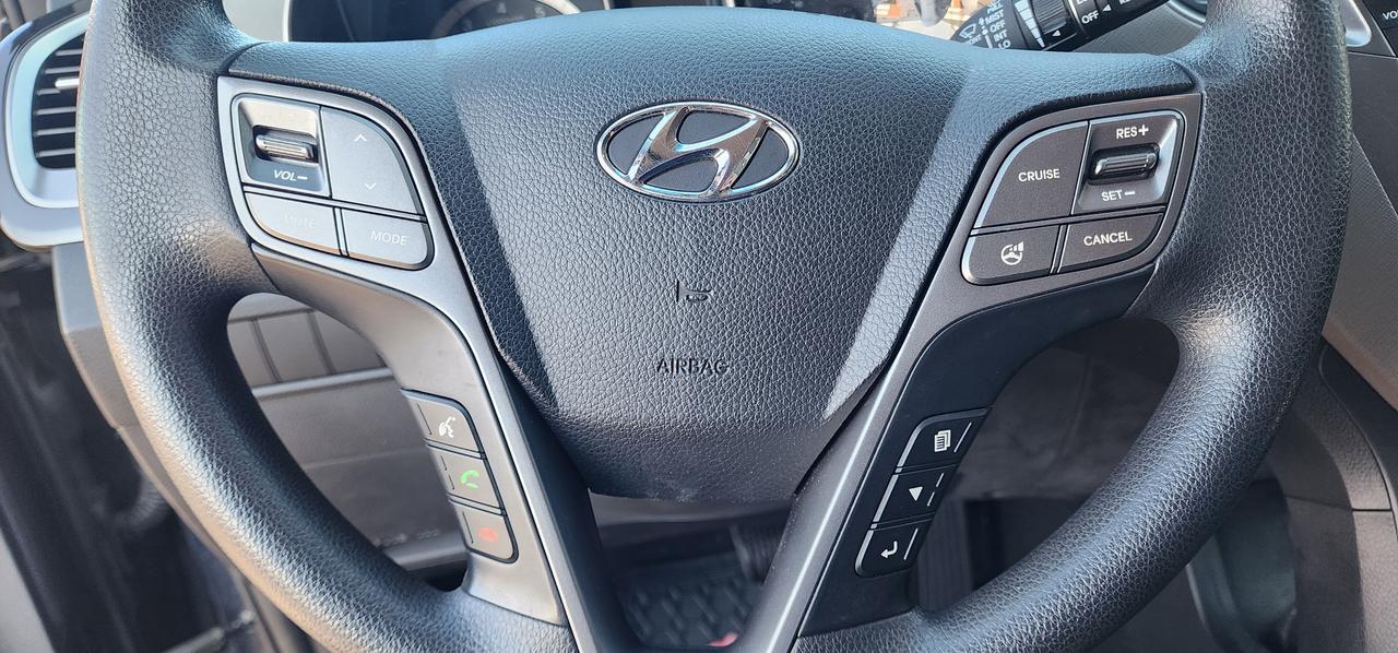 2014 Hyundai Santa Fe 7 PASS- ONE OWNER - NO ACCIDENTS - CERT Photo