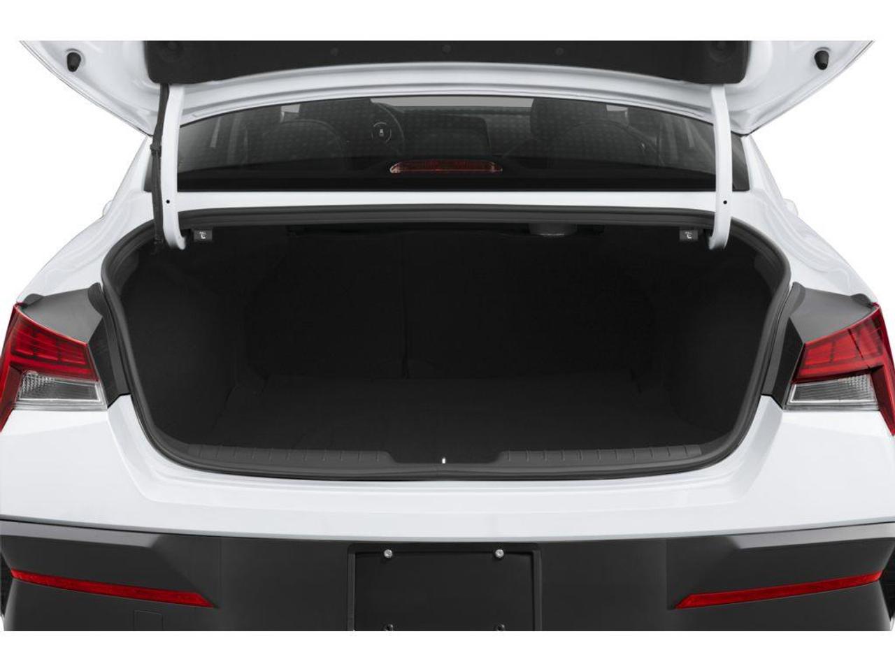 2026 Hyundai Elantra HEV Luxury Photo