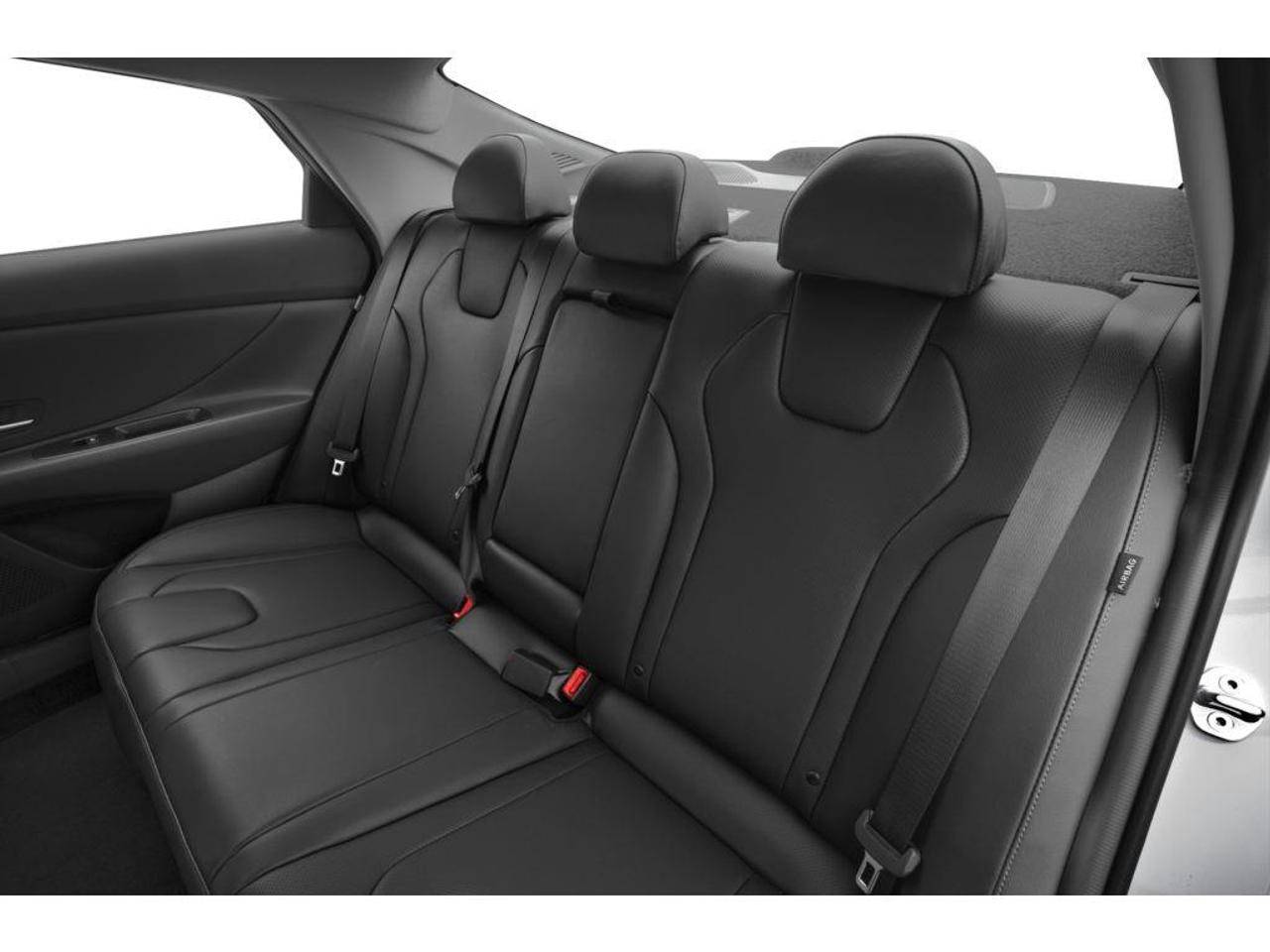 2026 Hyundai Elantra HEV Luxury Photo