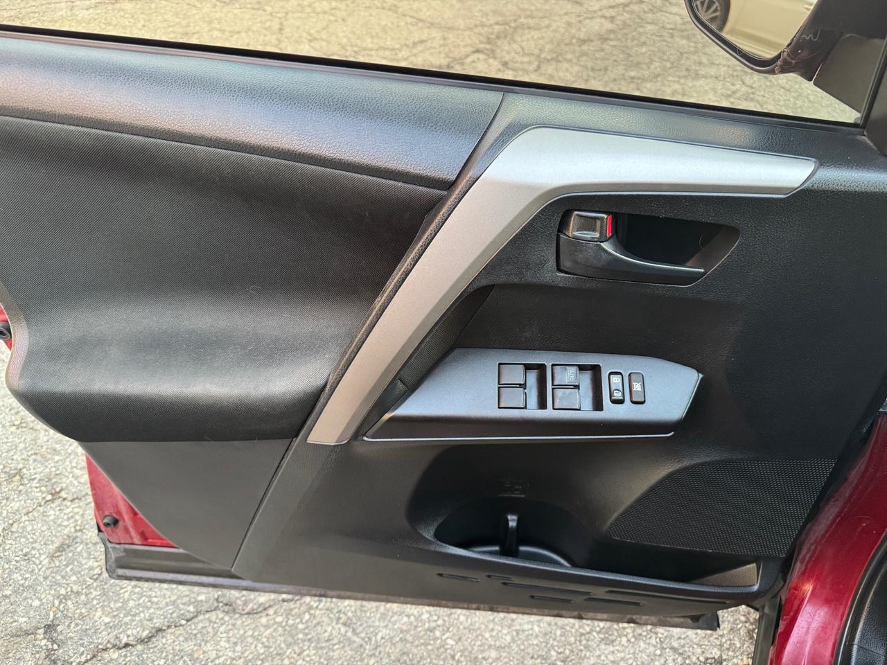 2018 Toyota RAV4 LE One Owner | TSS | Backup Camera | Heated Seats Photo