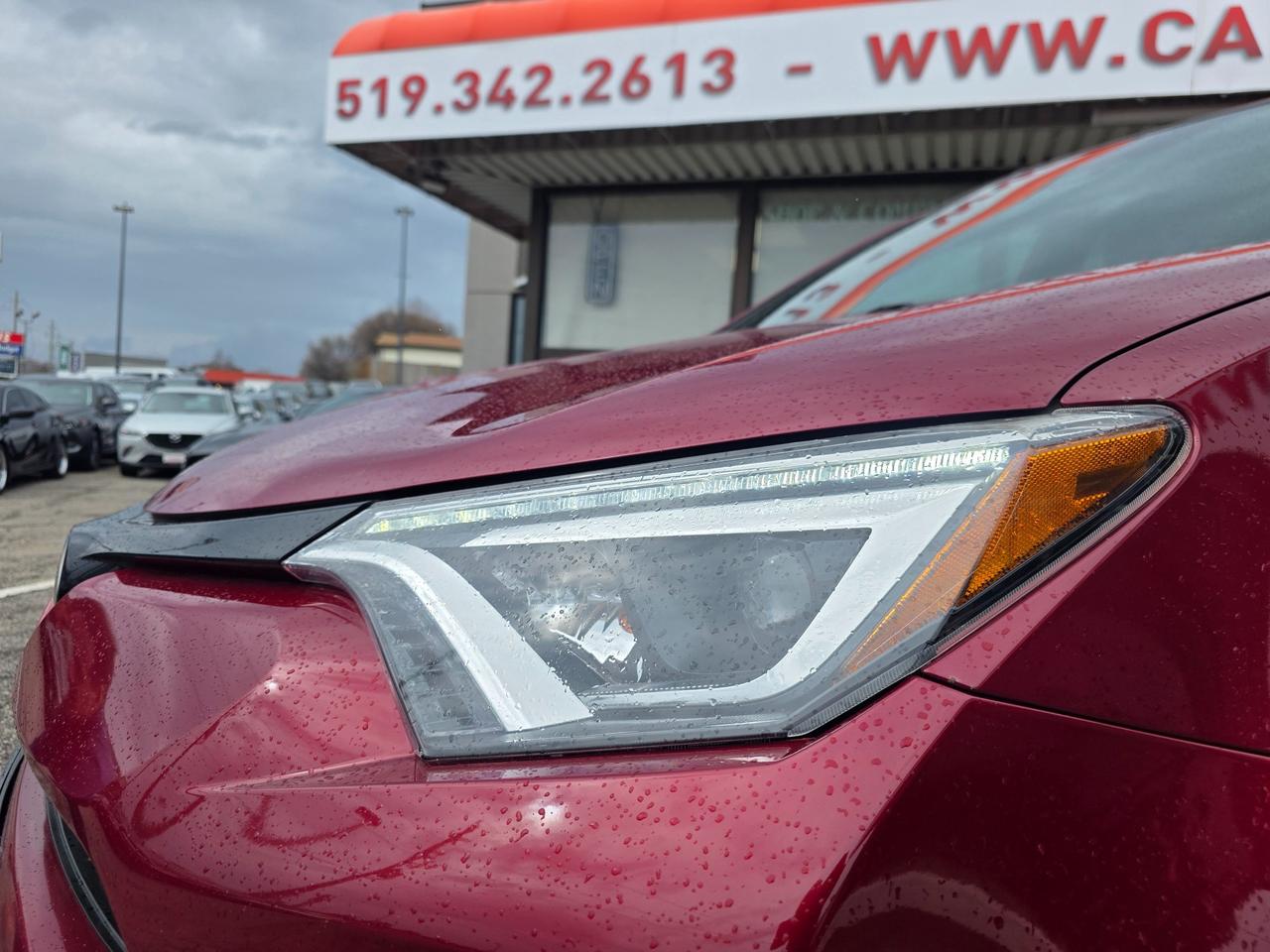 2018 Toyota RAV4 SE AWD | Navi | Leather | Sunroof | TSS Photo