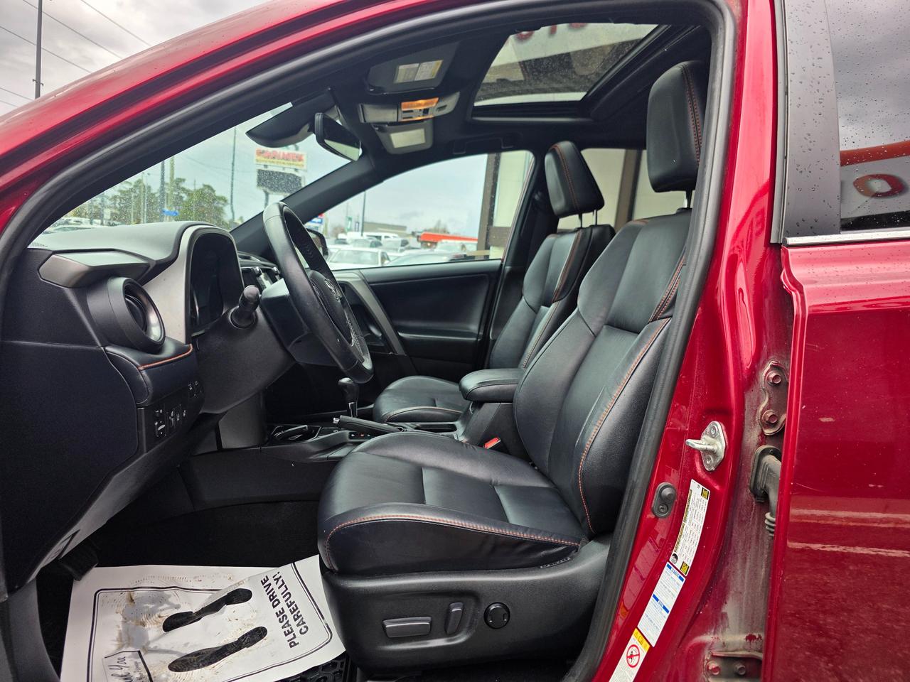 2018 Toyota RAV4 SE AWD | Navi | Leather | Sunroof | TSS Photo