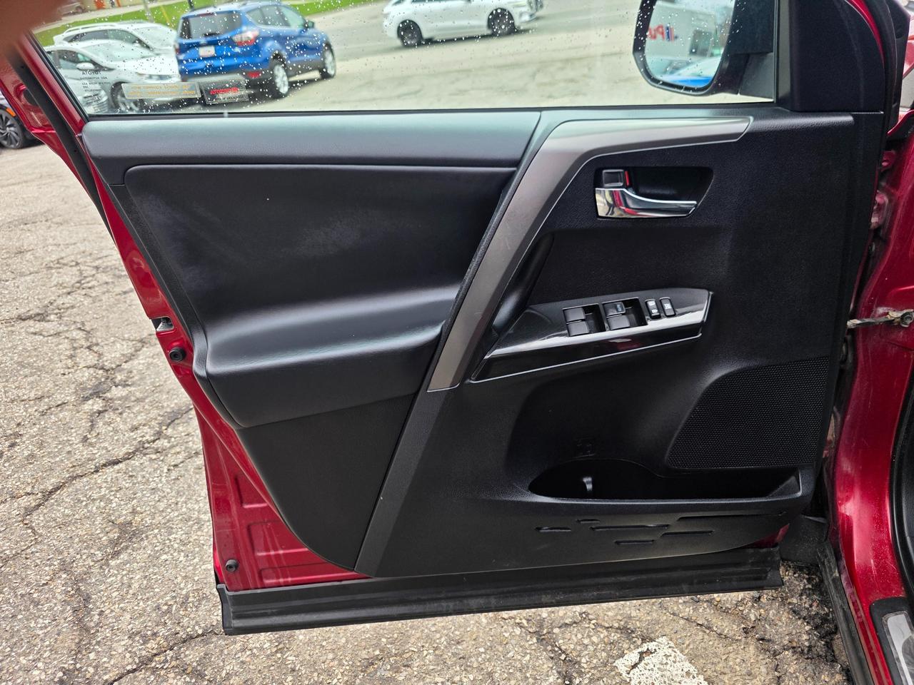 2018 Toyota RAV4 SE AWD | Navi | Leather | Sunroof | TSS Photo