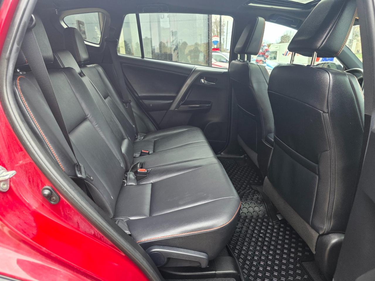2018 Toyota RAV4 SE AWD | Navi | Leather | Sunroof | TSS Photo