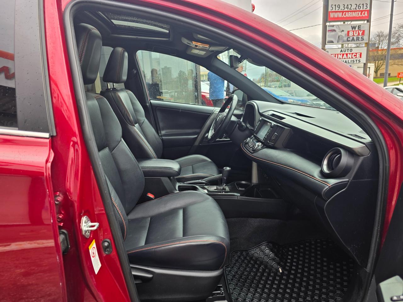 2018 Toyota RAV4 SE AWD | Navi | Leather | Sunroof | TSS Photo