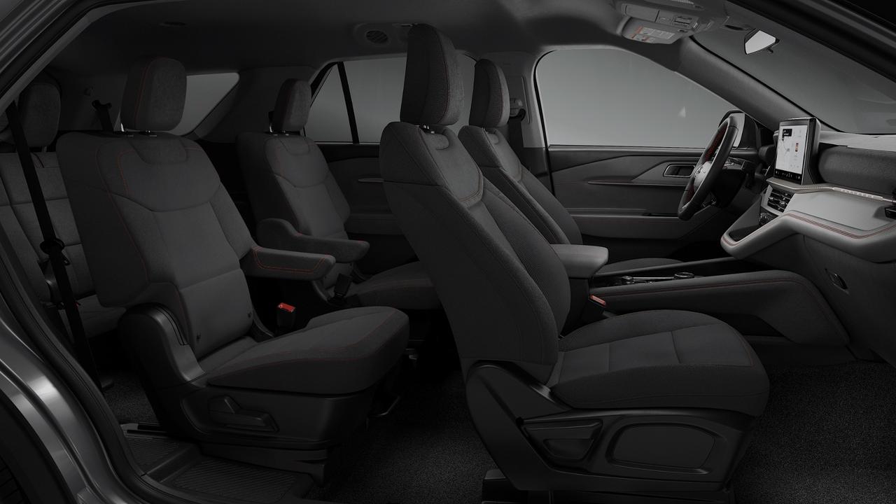 2026 Ford Explorer Active Photo4