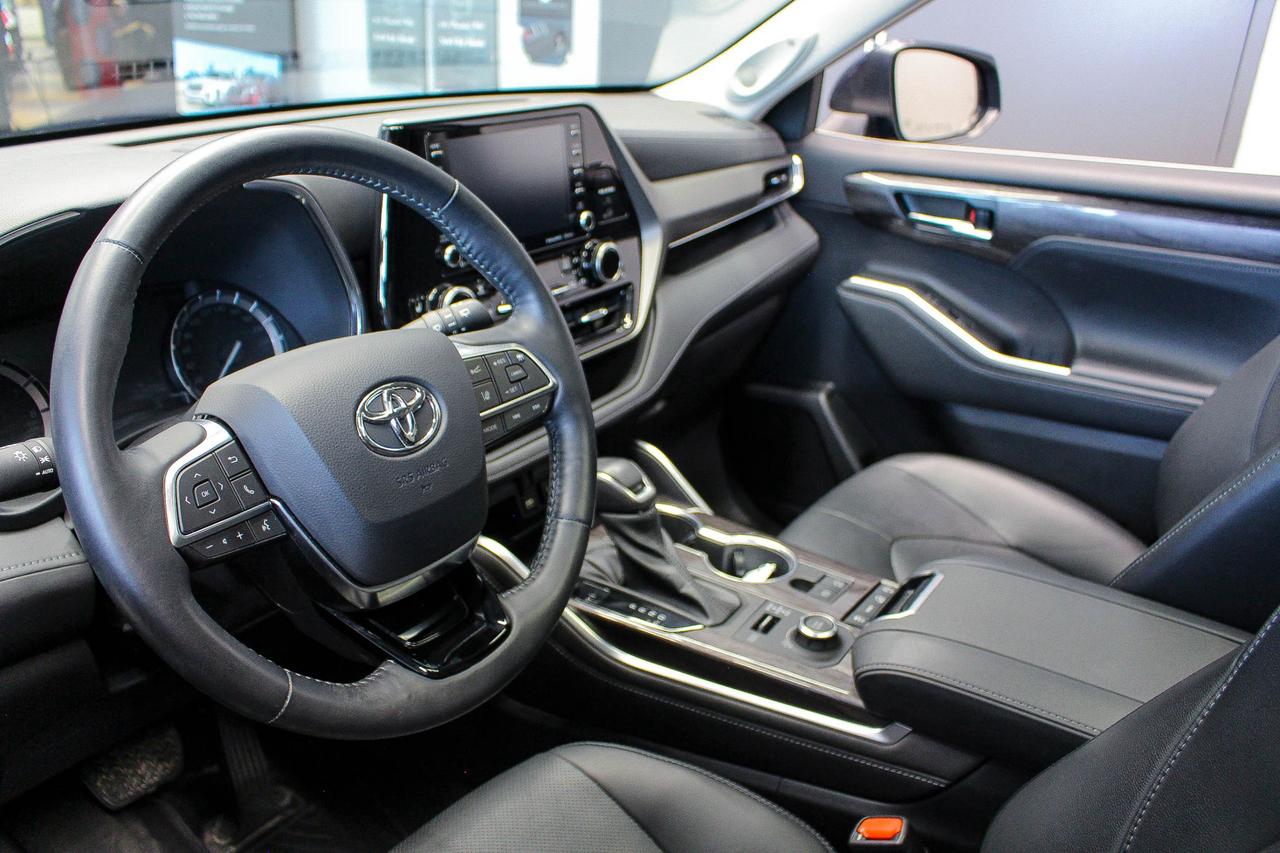 2021 Toyota Highlander Limited JBL AUDIO - NAVIGATION - 8 LEATHER PASSENGER SEATS Photo