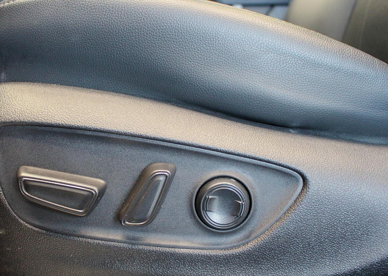 2021 Toyota Highlander Limited JBL AUDIO - NAVIGATION - 8 LEATHER PASSENGER SEATS Photo