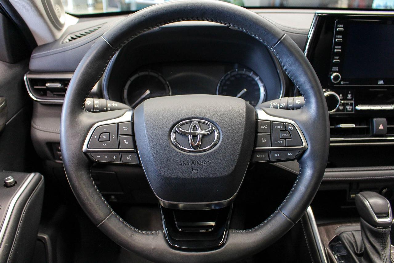 2021 Toyota Highlander Limited JBL AUDIO - NAVIGATION - 8 LEATHER PASSENGER SEATS Photo