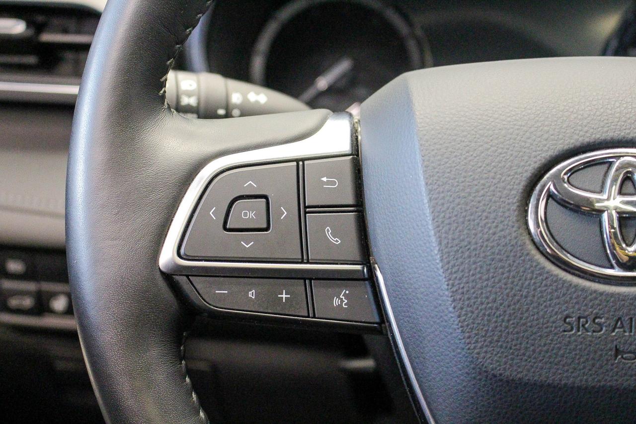 2021 Toyota Highlander Limited JBL AUDIO - NAVIGATION - 8 LEATHER PASSENGER SEATS Photo