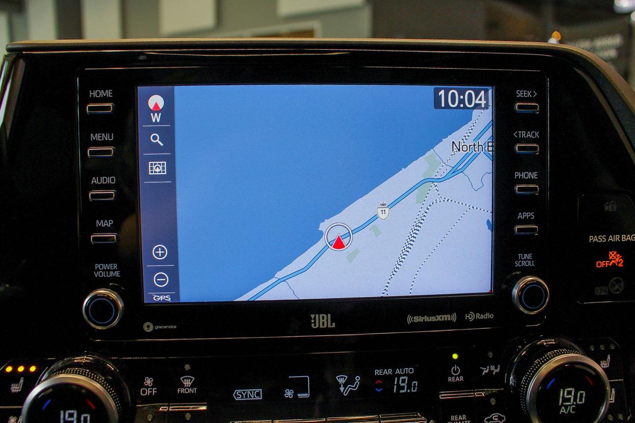 2021 Toyota Highlander Limited JBL AUDIO - NAVIGATION - 8 LEATHER PASSENGER SEATS Photo