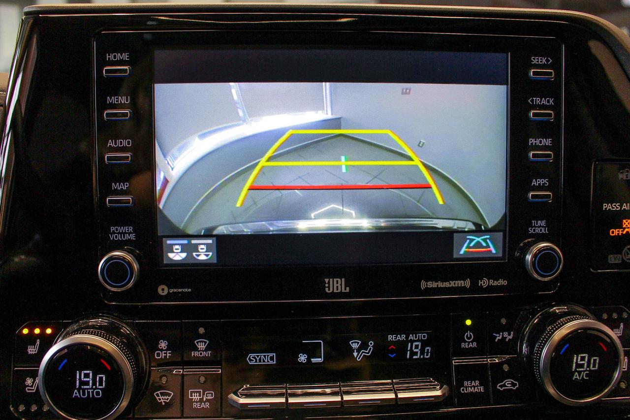 2021 Toyota Highlander Limited JBL AUDIO - NAVIGATION - 8 LEATHER PASSENGER SEATS Photo