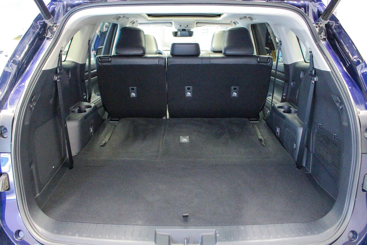 2021 Toyota Highlander Limited JBL AUDIO - NAVIGATION - 8 LEATHER PASSENGER SEATS Photo