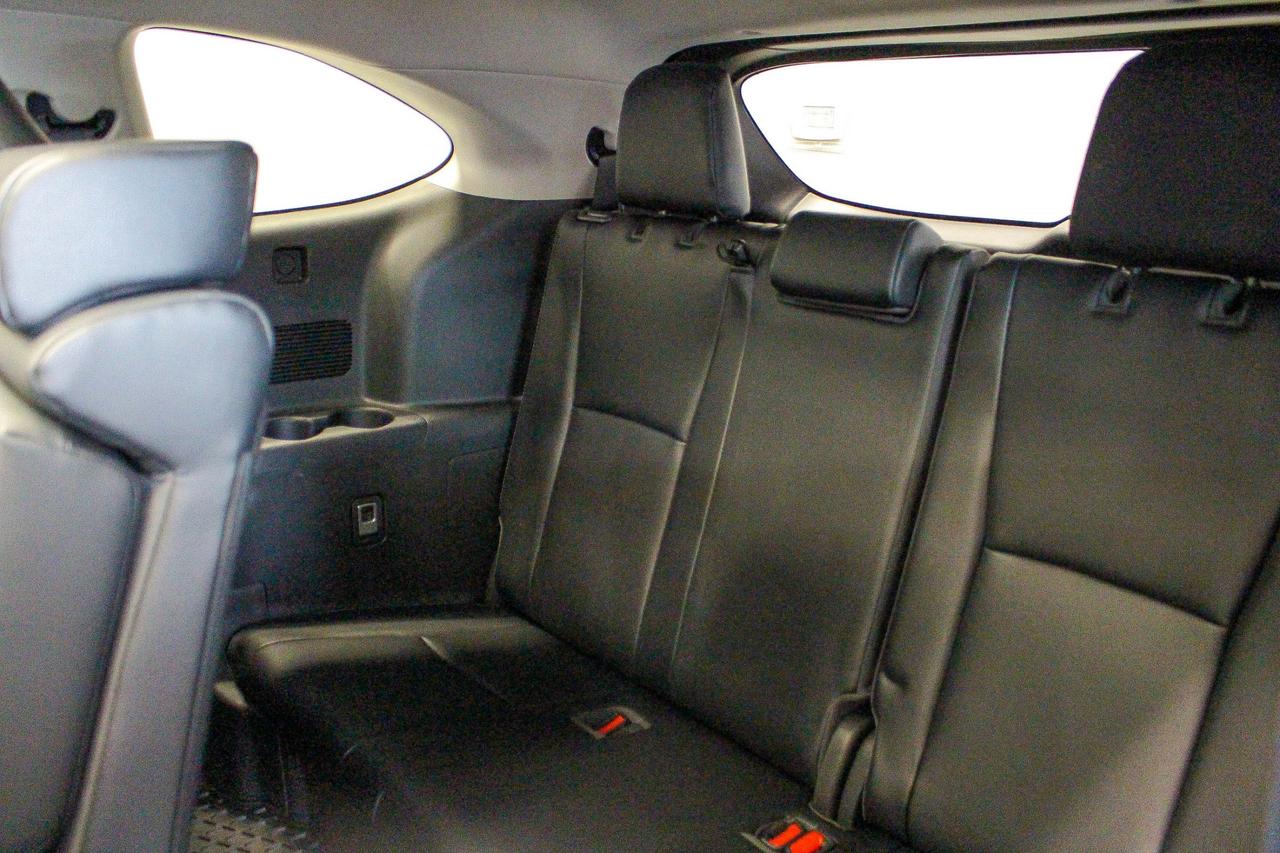 2021 Toyota Highlander Limited JBL AUDIO - NAVIGATION - 8 LEATHER PASSENGER SEATS Photo