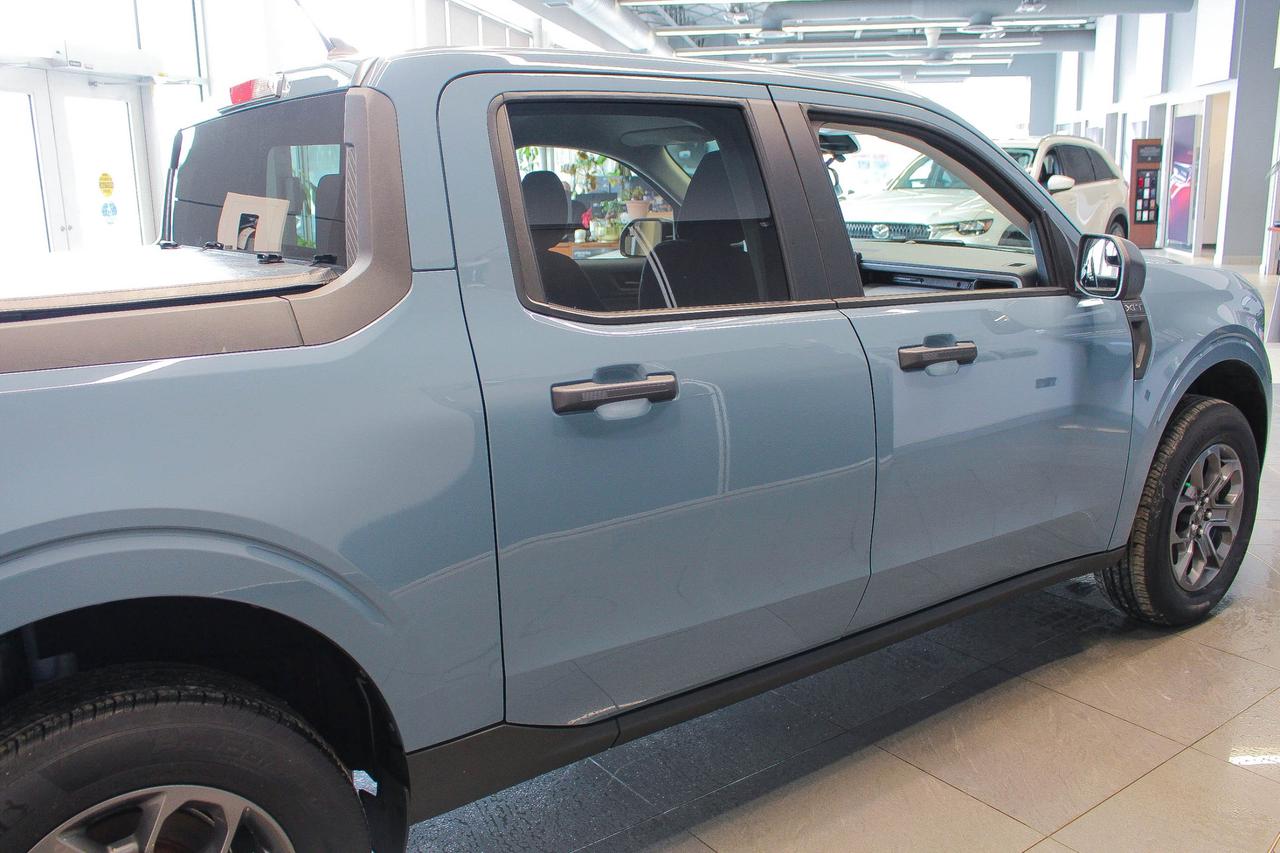 2022 Ford Maverick XLT HYBRID - CLOTH UPHOLSTERY - CLEAN CARFAX! Photo