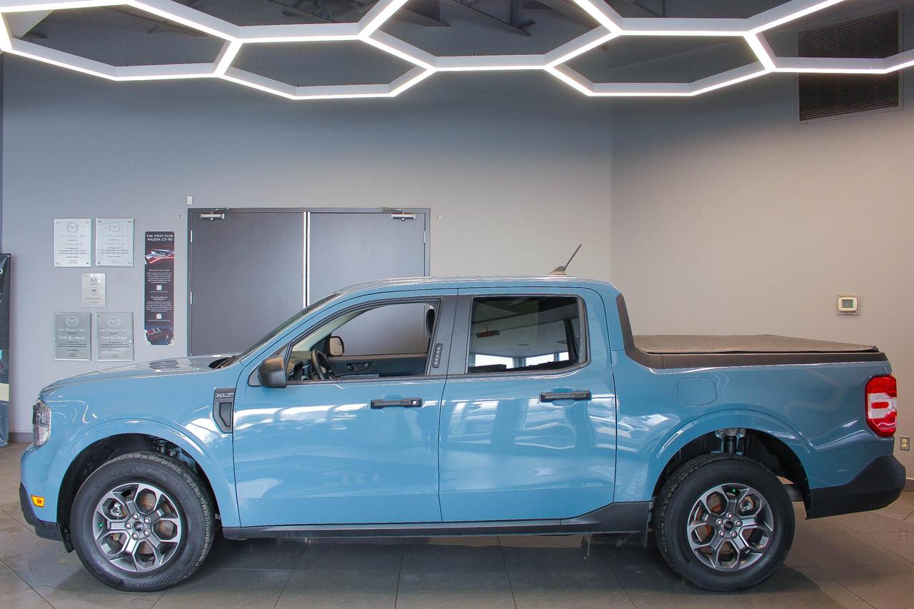 2022 Ford Maverick XLT HYBRID - CLOTH UPHOLSTERY - CLEAN CARFAX! Photo
