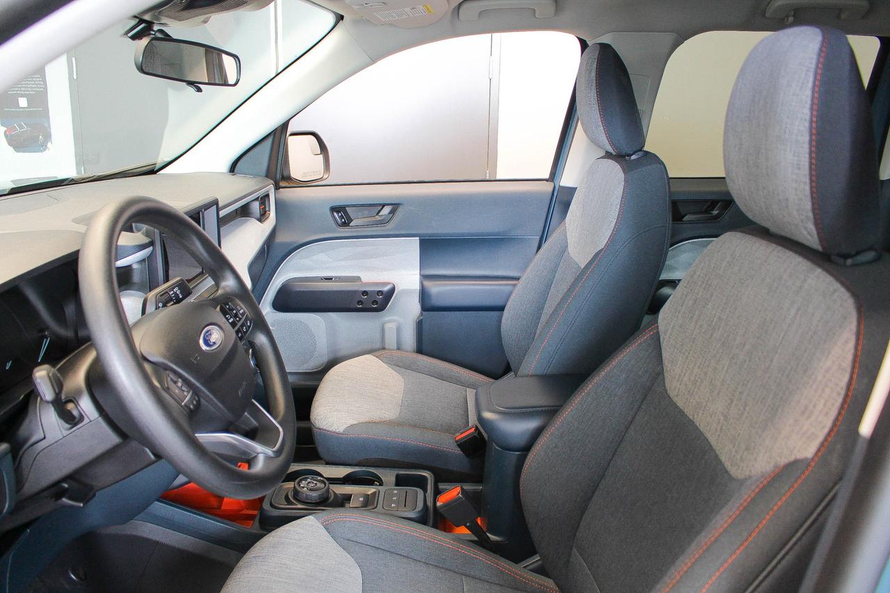 2022 Ford Maverick XLT HYBRID - CLOTH UPHOLSTERY - CLEAN CARFAX! Photo