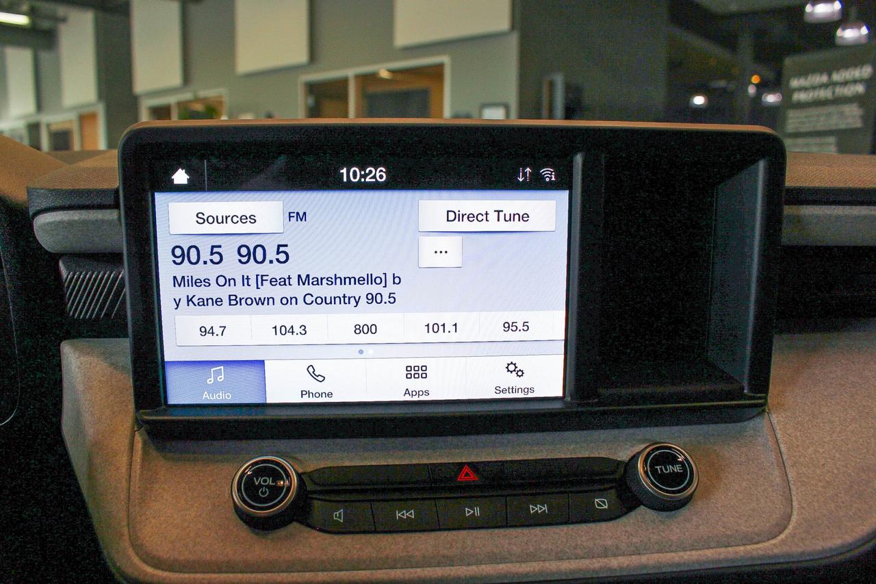 2022 Ford Maverick XLT HYBRID - CLOTH UPHOLSTERY - CLEAN CARFAX! Photo